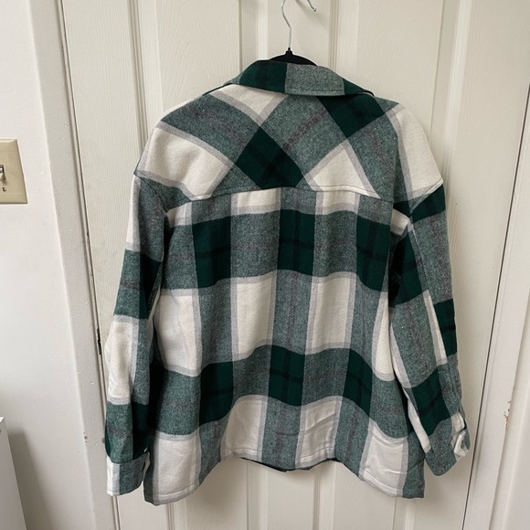 Shacket - Picture 2 of 5